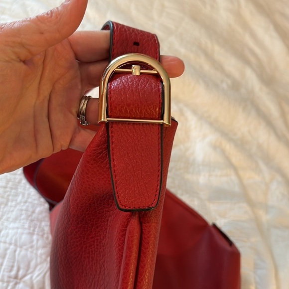 Large Faux Leather Tote Great for the Holidays - Picture 4 of 8